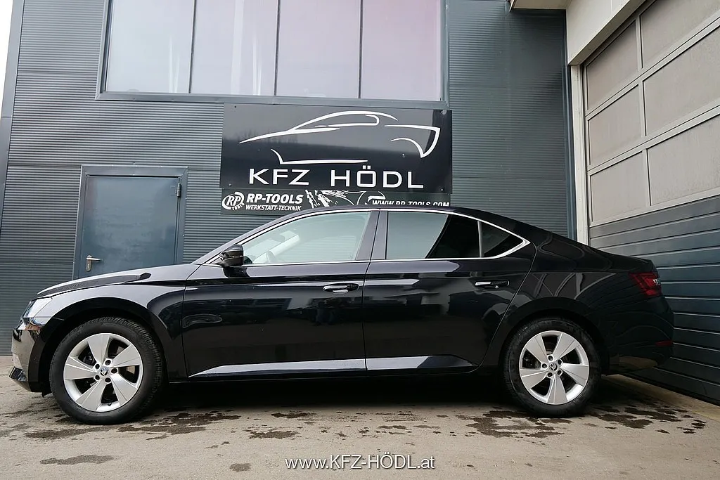 Skoda Superb 1,6 TDI Style Image 6