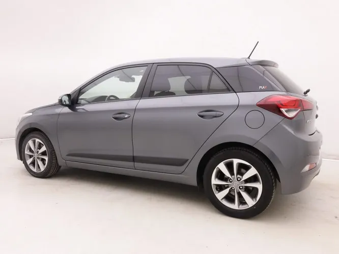 Hyundai I20 1.1 CRDi Play Edition + GPS + Camera + Cruise Co Image 3